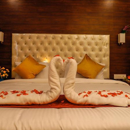 Hotel Rn Grand Vijayawāda エクステリア 写真