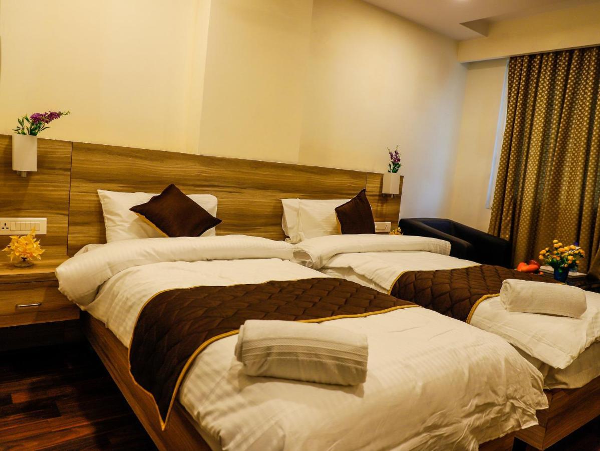 Hotel Rn Grand Vijayawāda エクステリア 写真