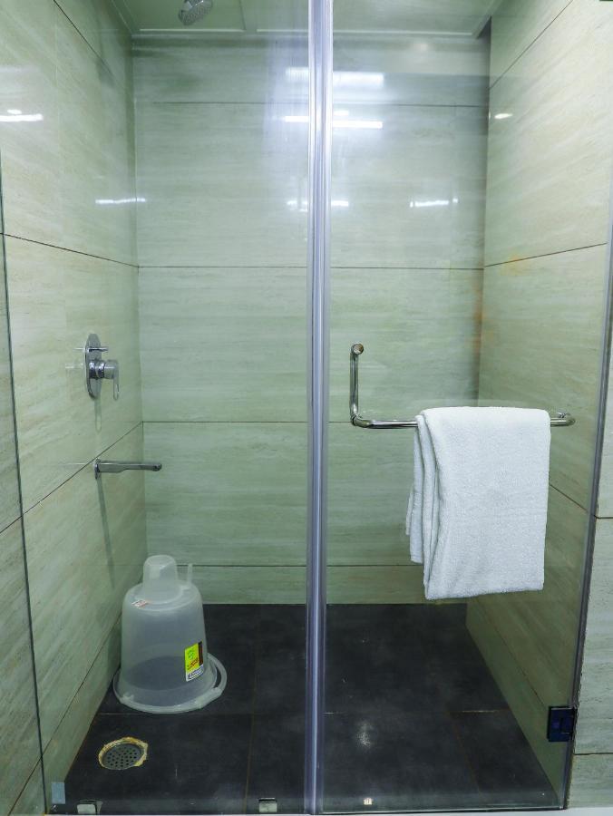 Hotel Rn Grand Vijayawāda エクステリア 写真