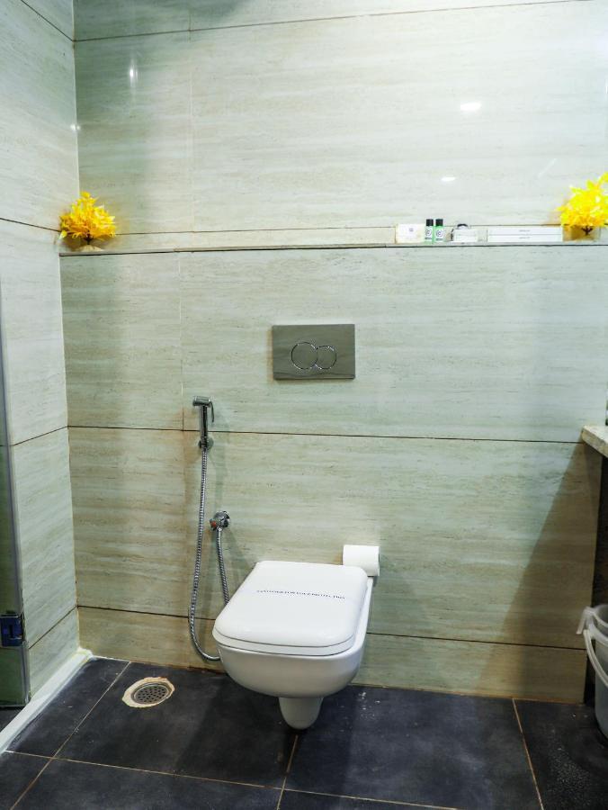Hotel Rn Grand Vijayawāda エクステリア 写真