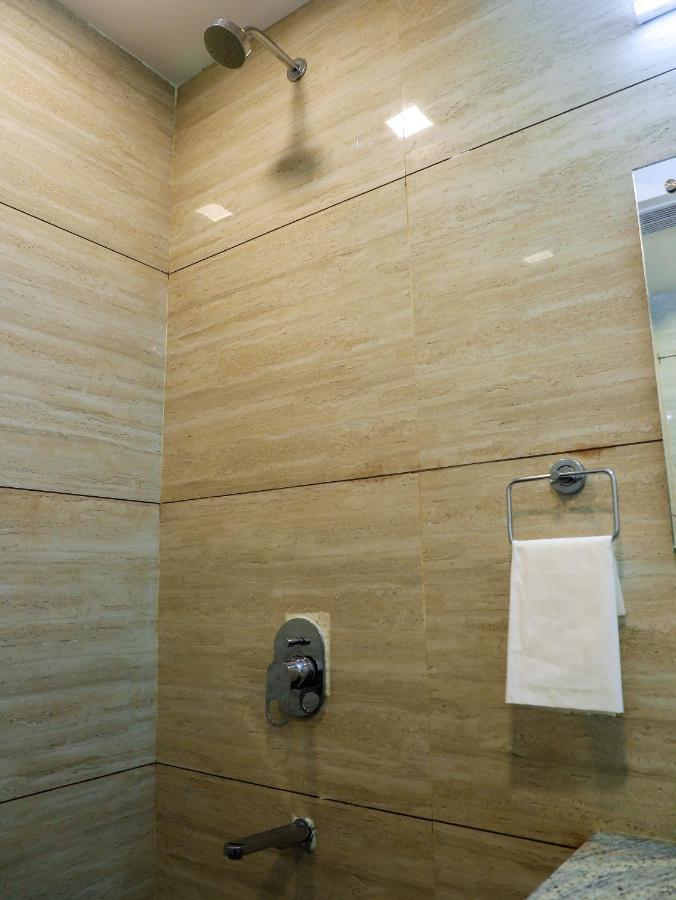 Hotel Rn Grand Vijayawāda エクステリア 写真