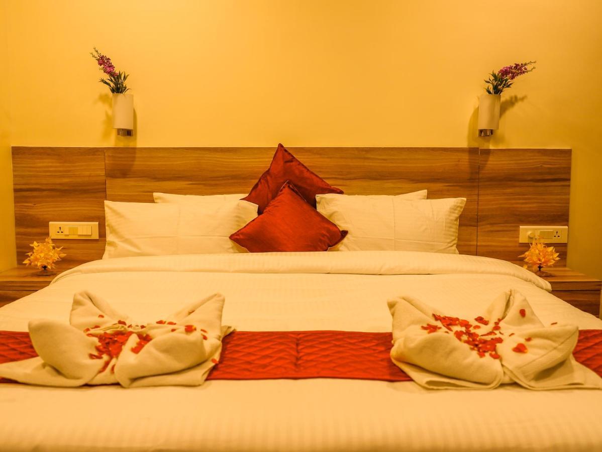 Hotel Rn Grand Vijayawāda エクステリア 写真