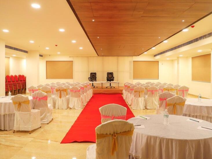 Hotel Rn Grand Vijayawāda エクステリア 写真